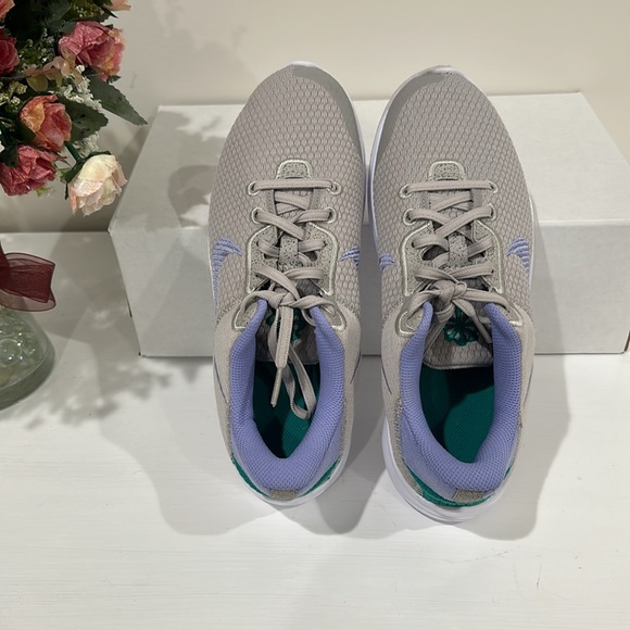 New Women’s Nike Flex Experience Run 11 Size 8 - Picture 4 of 9